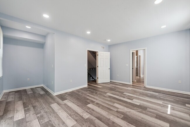 Building Photo - 305 N Graham**