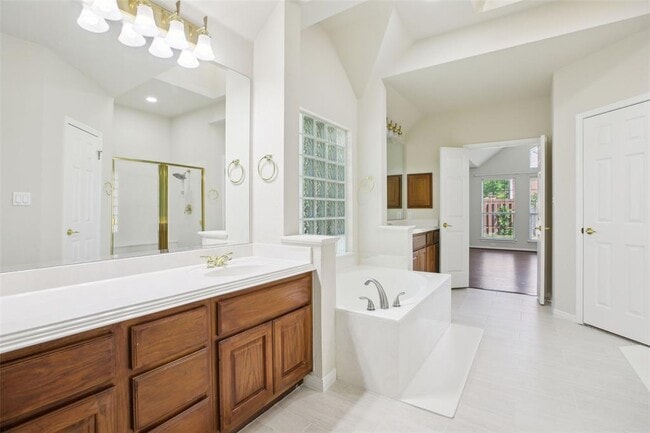 Building Photo - 10120 Treasure Island Dr