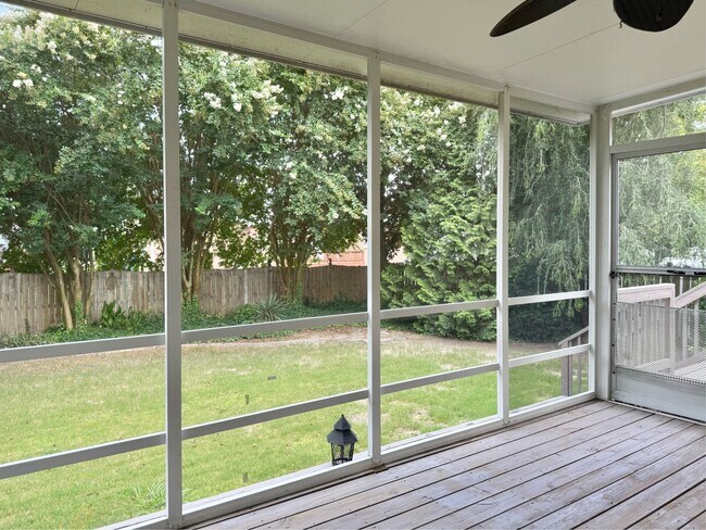 Building Photo - 3721 Stillwood Dr