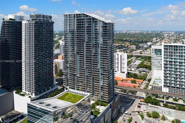 Building Photo - 68 SE 6th St