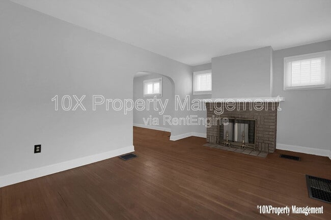Building Photo - 563 S Burgess Ave