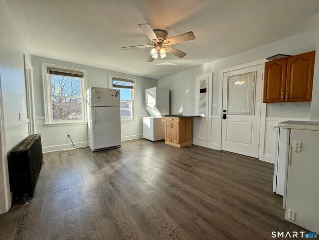 Building Photo - 30 Russell St