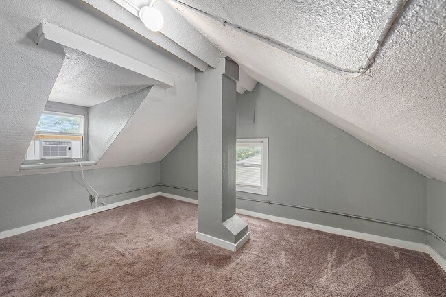 Building Photo - Charming 2-Story Home on Corner Lot in Ray...