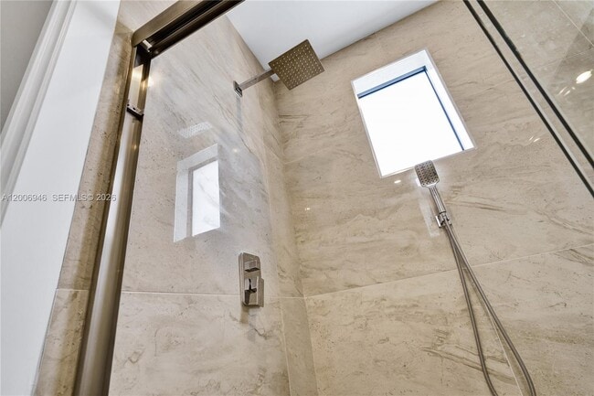 Building Photo - 2887 SW 33rd Ave