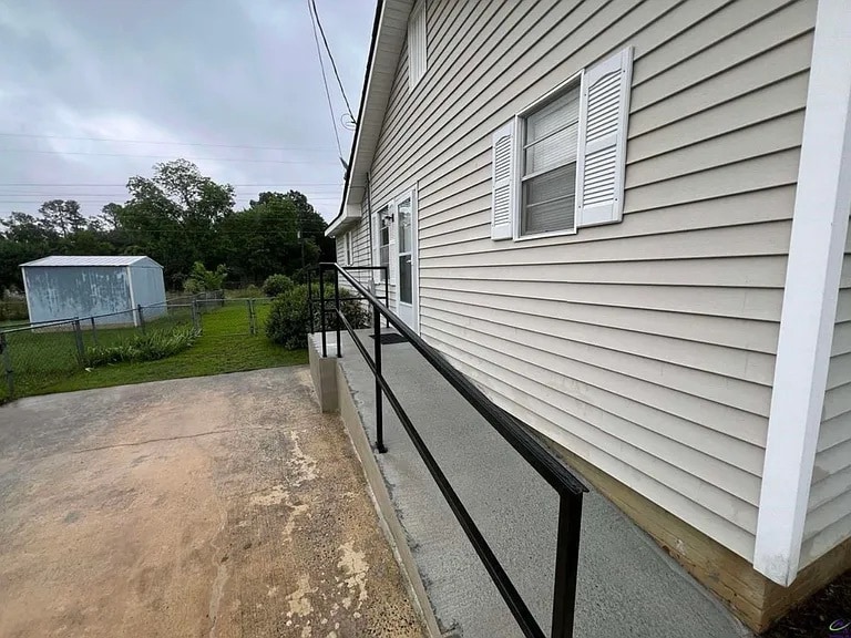 Building Photo - 726 McArthur Blvd