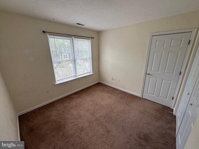 Building Photo - 219 Sherando Cir