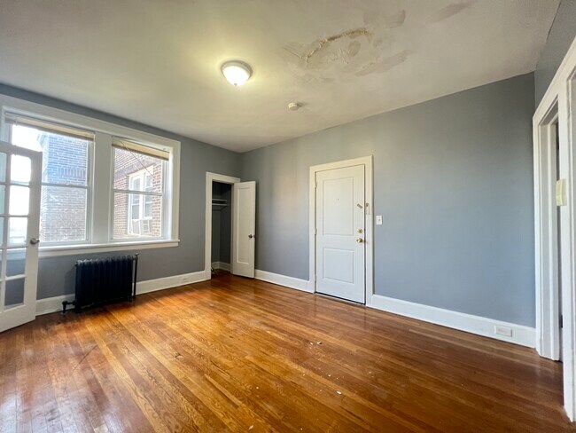 207 S Harrison St 38 - 220 S Harrison St