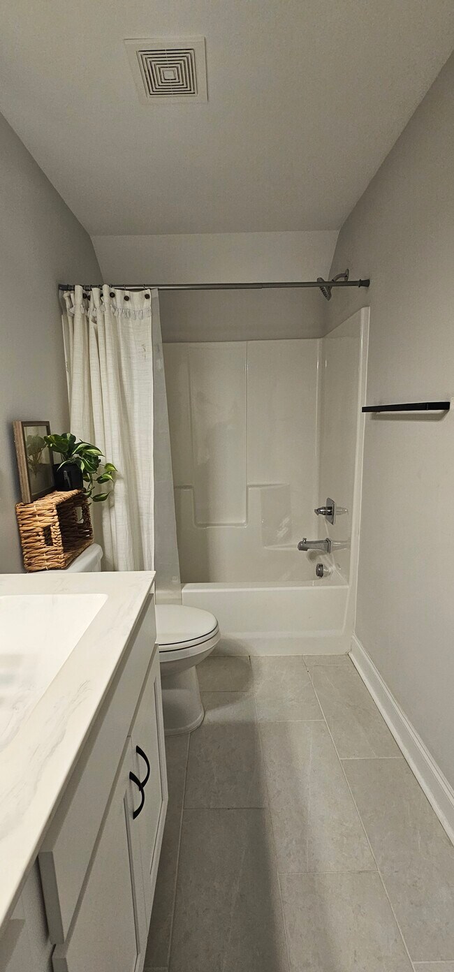 Building Photo - 1032 Hyco rd