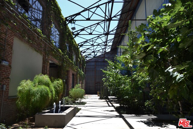 Building Photo - 2135 E 7th Pl