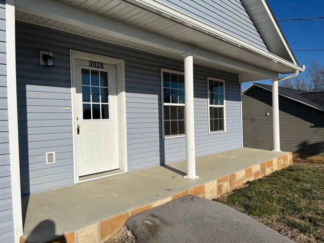 Building Photo - Single Family Home in White Pine TN