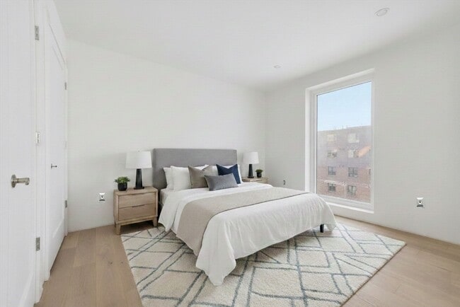 Building Photo - 1035 Commonwealth Ave