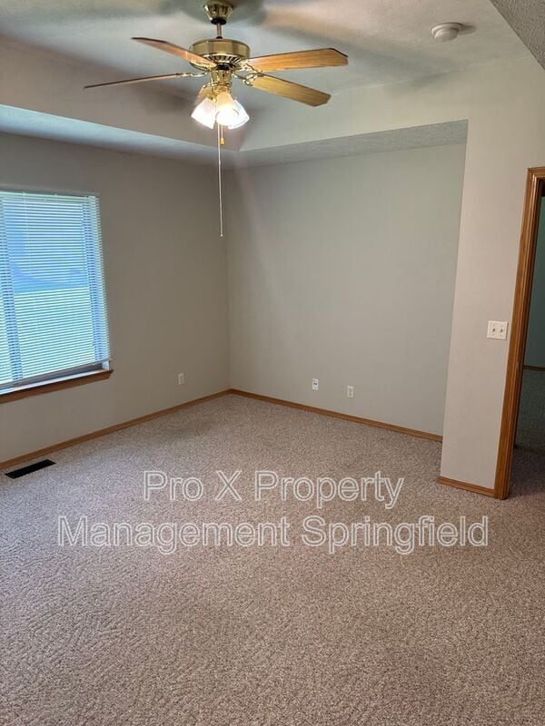 Building Photo - 3807 W Montclair