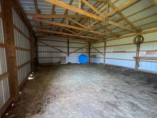Building Photo - Rural Farm Life