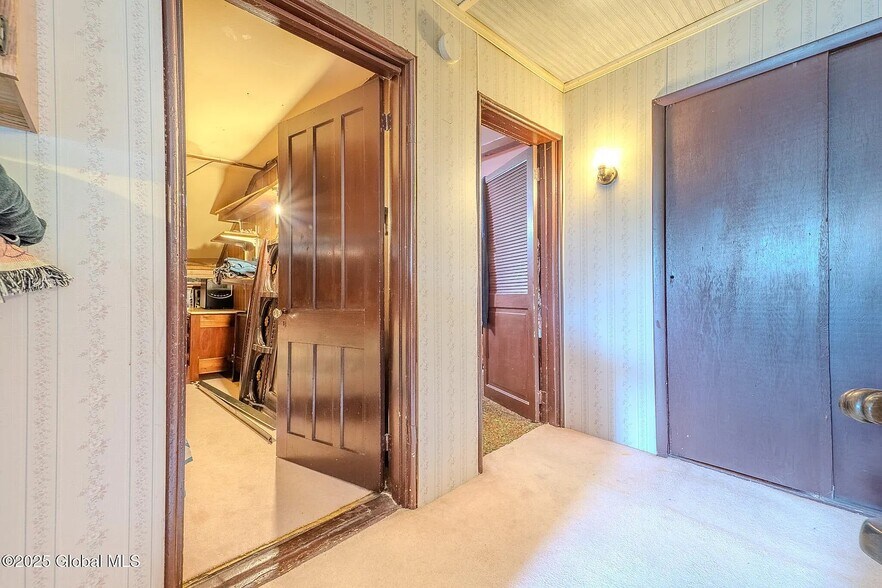 Building Photo - 2 Front St