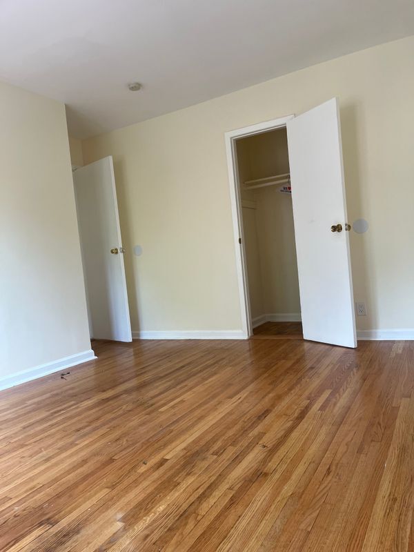 Building Photo - 171 E 59th St