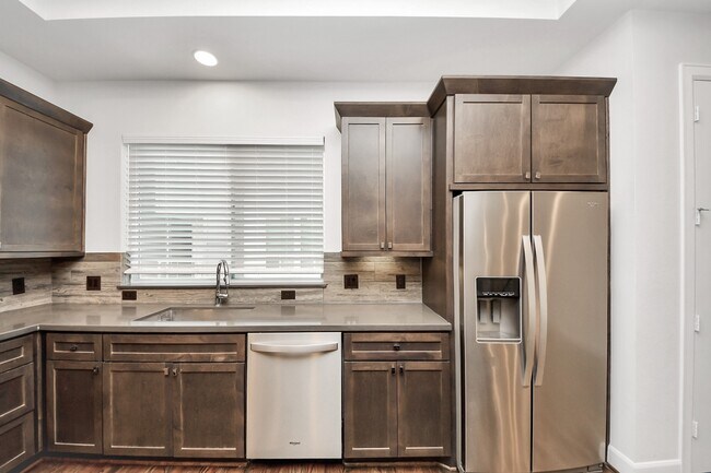 Building Photo - 325 Eado Park Cir