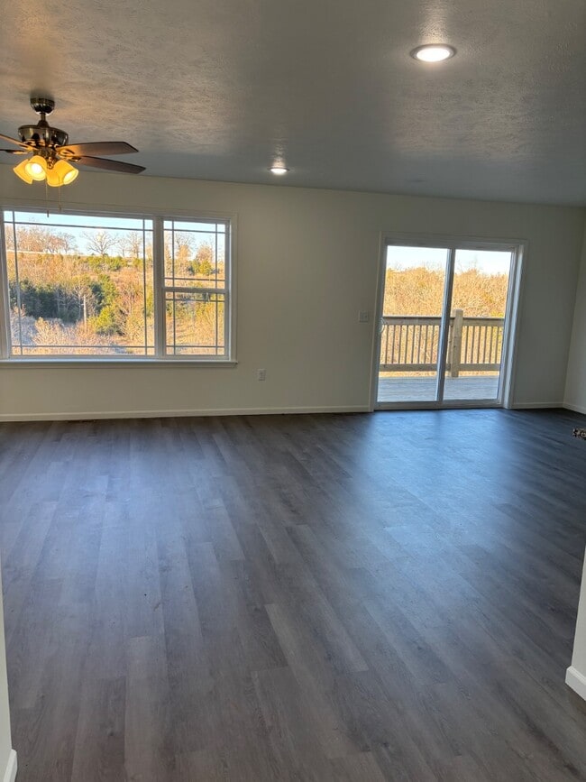 Building Photo - 124 E Sunset Cove Ln