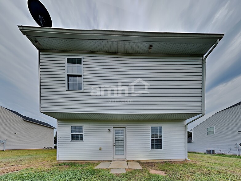 Building Photo - 125 Konnoak Village Cir