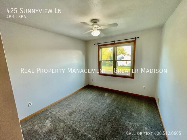 Building Photo - 425 Sunnyview Ln