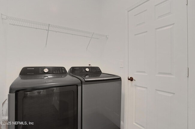 Building Photo - 336 Wooded Crossing Cir