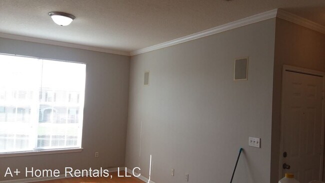 Building Photo - 14340 Fredricksburg Dr