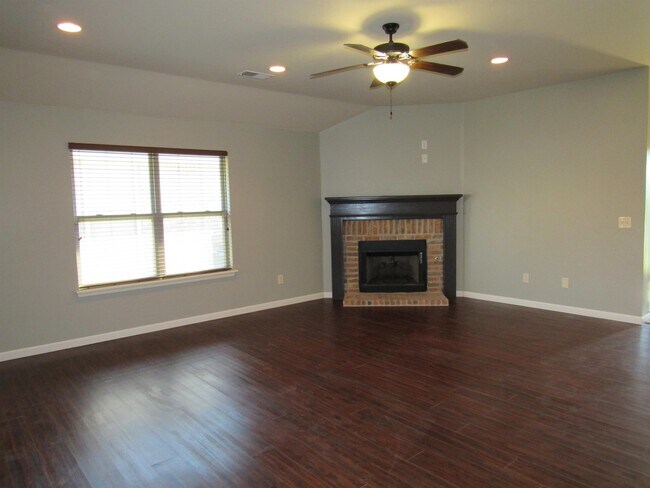 Building Photo - 17516 Black Hawk Dr