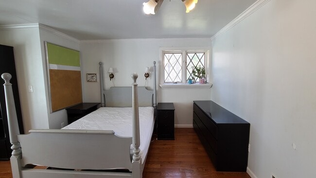 Primary Photo - 11308 Popes Head Rd