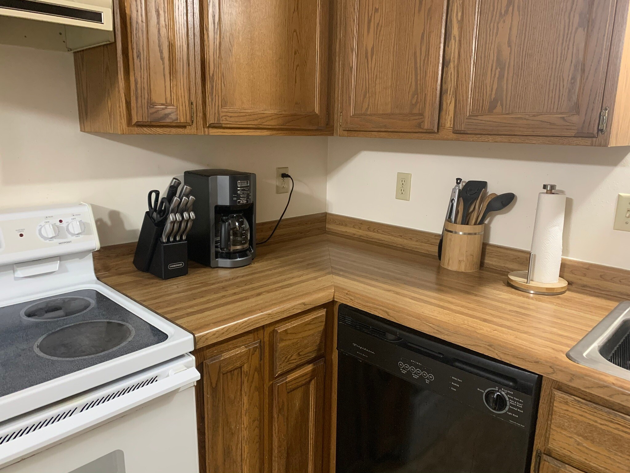 Kitchen - 1008 Hackberry Dr