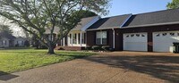Building Photo - For Lease Gallatin TN One Level Home off 109