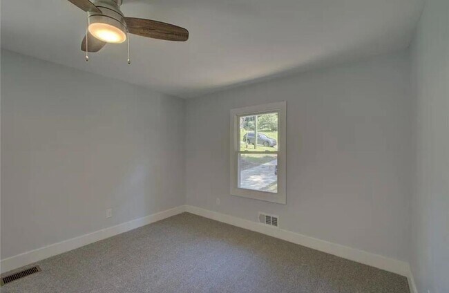 Building Photo - 985 Frontier Trail SW