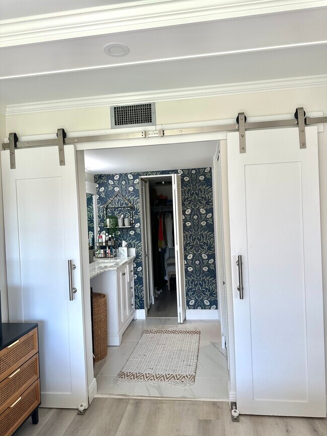 Building Photo - 1083 Forest Lakes Dr