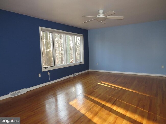 Building Photo - 30 Kings Grant Rd