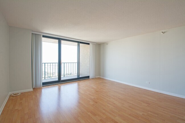 Building Photo - 3660 N Lake Shore Dr