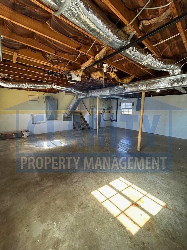 Building Photo - ***1/2 OFF 1ST MONTH'S RENT!!!***