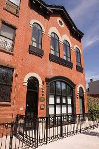 Building Photo - 735 Dean St