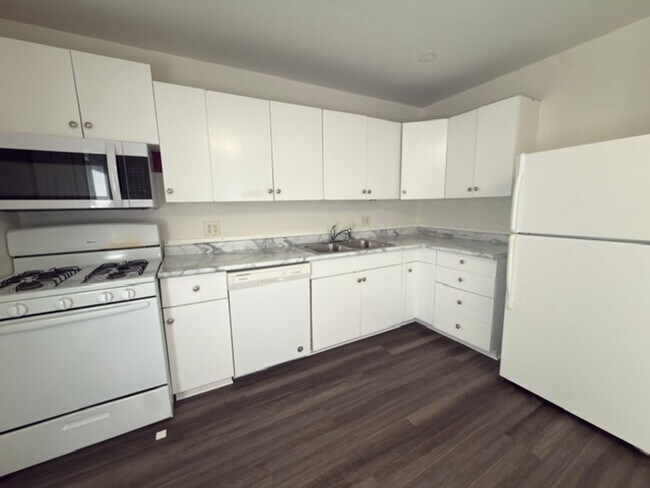Building Photo - 1411 Scottsdale Dr
