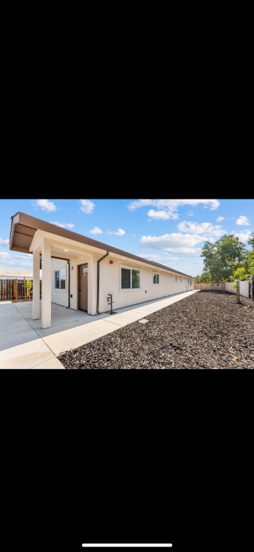 Building Photo - 1136 Grand Ave