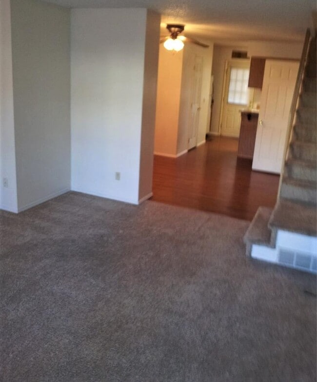 Building Photo - 3534 Queen Anne Way