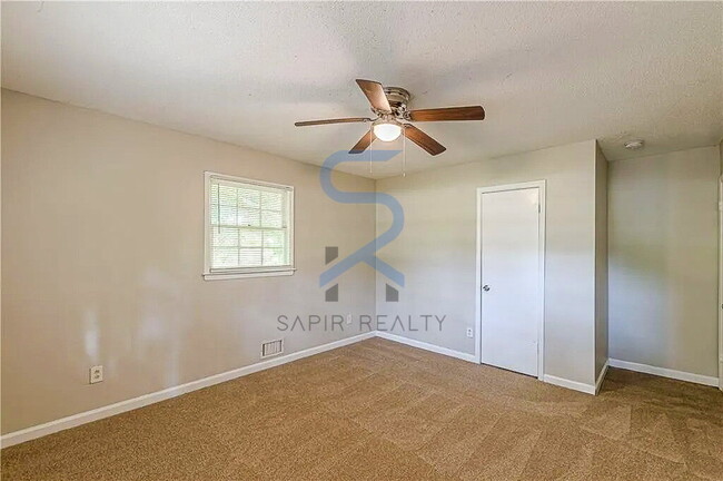 Building Photo - LIMITED-TIME OFFER!  Apply today with NO APPLICATION FEE! Terms apply. Call (678) 487-7896, Optio...