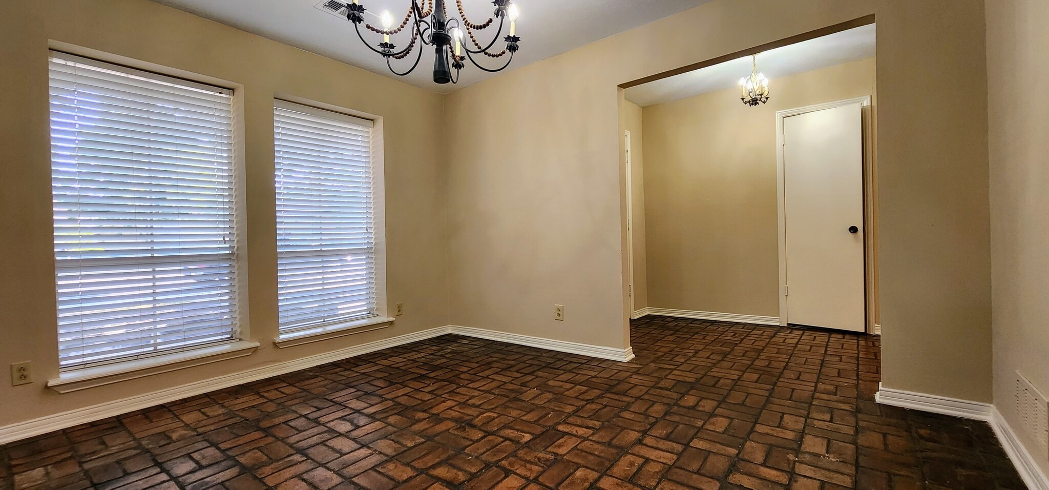 Building Photo - 7737 Village Trail Dr