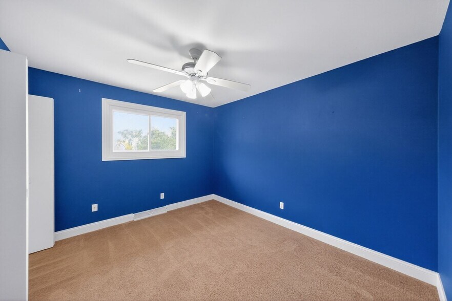 Building Photo - 3561 Sunrise Dr