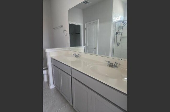 Building Photo - 17633 Shafer Dr