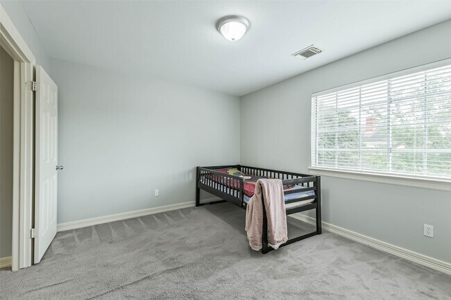 Building Photo - 13023 Dogwood Blossom Trail