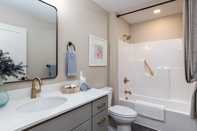 Building Photo - 2105 Aikman Dr