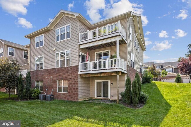 Building Photo - 105 Elton Farm Cir