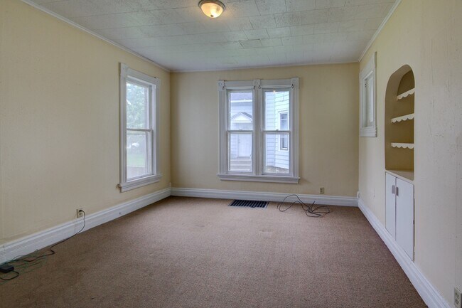 Building Photo - 2530 7th Ave