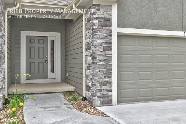 Building Photo - Reserve Townhome - Available May 15th