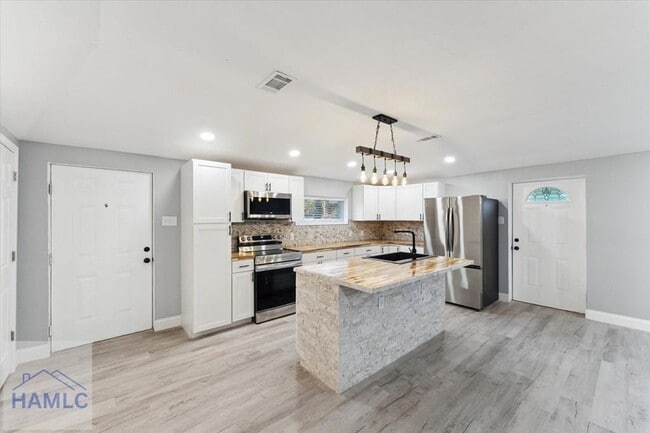 Building Photo - 8576 E B Cooper Hwy