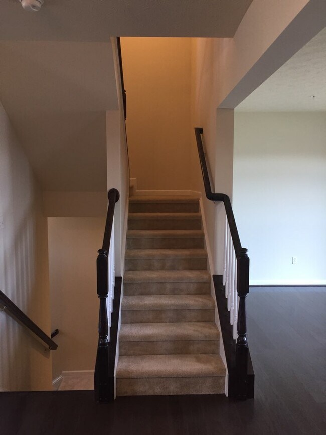 Building Photo - 19 Remington Dr