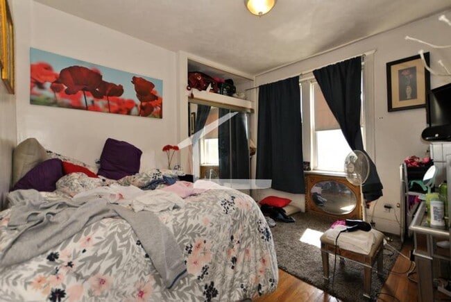 Building Photo - 2 Bed in Brighton for September 1st - NO BROKER FEE